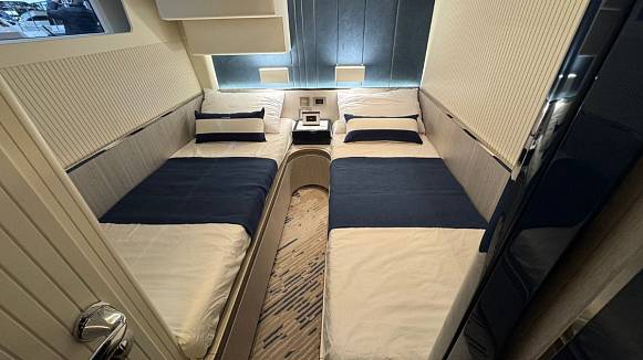 Яхта GALEON 640 FLY