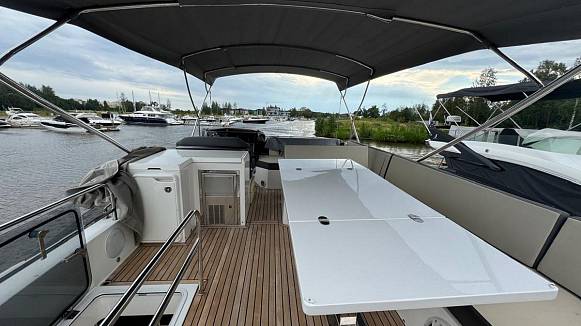 Яхта GALEON 500 FLY