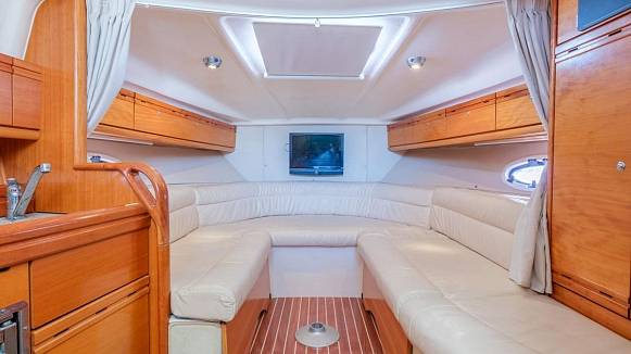 Яхта BAVARIA 30 SPORT