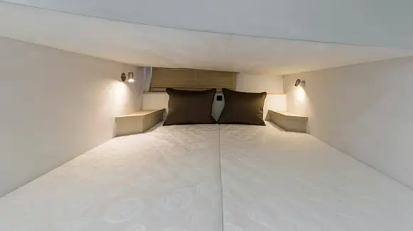 Яхта GALEON 335 HTS