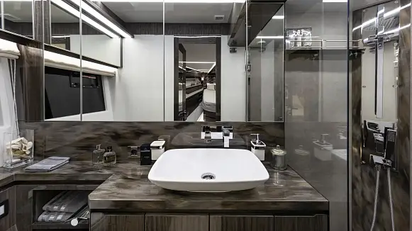 Яхта GALEON 650 SKY