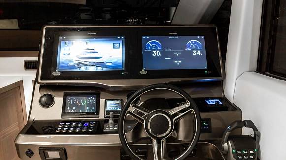 Яхта GALEON 480 FLY