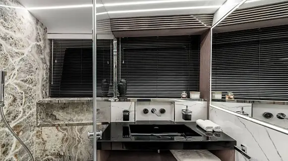 Яхта GALEON 800 FLY