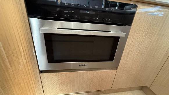 Яхта Galeon 700 Sky