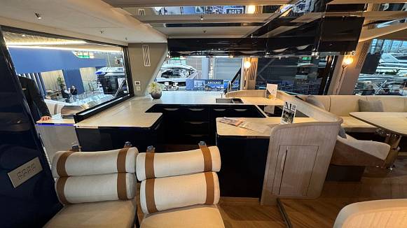 Яхта GALEON 640 FLY