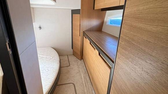 Яхта Galeon 325 HTS