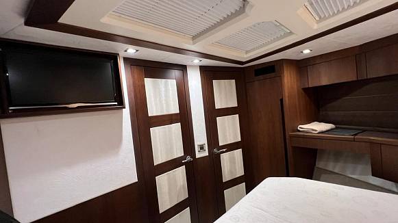 Яхта GALEON 500 FLY