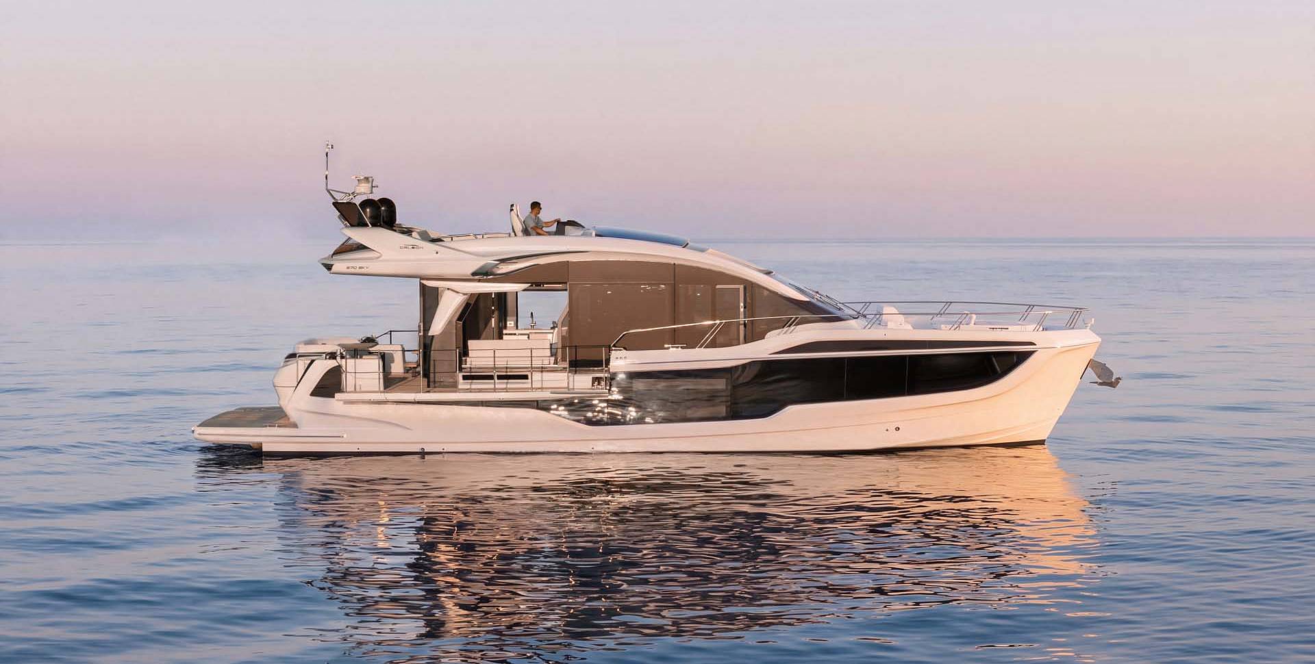 Яхта GALEON 570 SKY