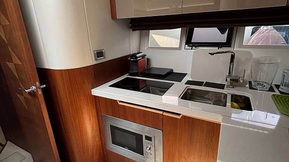 Яхта GALEON 445 HTS