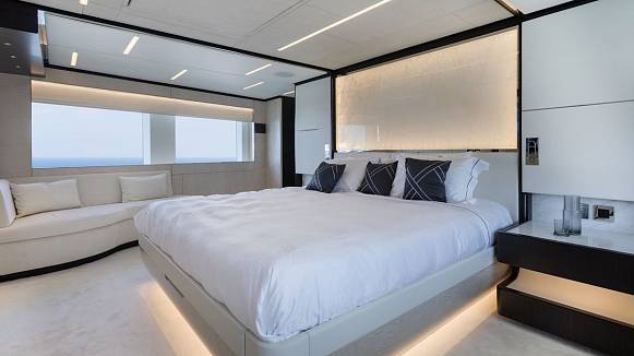 Яхта MAJESTY 120