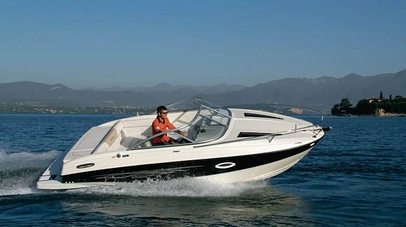 Bayliner 642 CU yacht