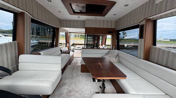 Яхта GALEON 500 FLY