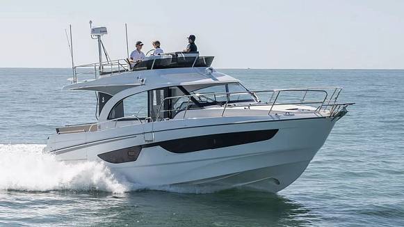 Яхта ANTARES 11 FLY