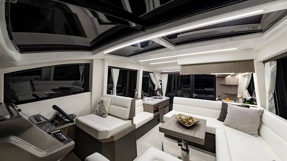 Яхта GALEON 470 SKY