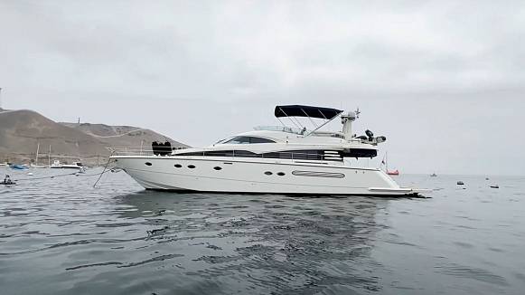 Яхта FAIRLINE SQUADRON 62
