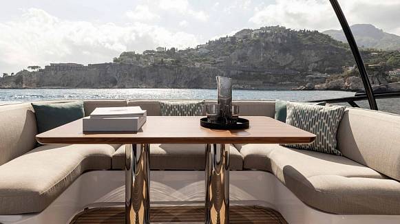 Яхта AZIMUT MAGELLANO 60