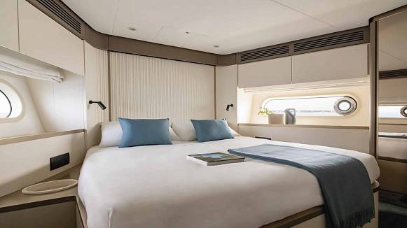 Яхта AZIMUT MAGELLANO 60