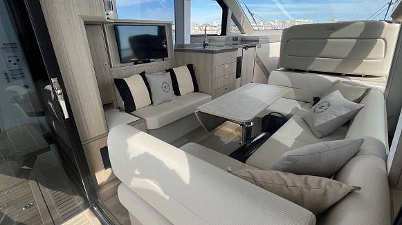 Яхта GALEON 400 FLY