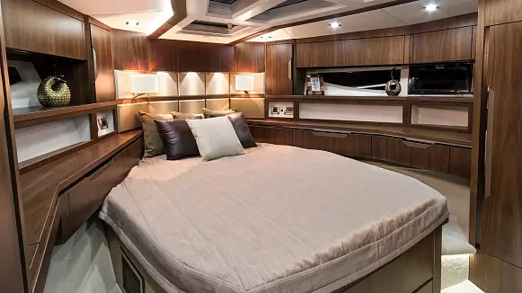 Яхта GALEON 500 FLY