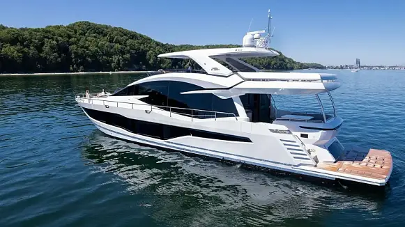 Яхта GALEON 800 FLY