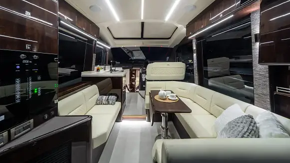 Яхта GALEON 410 HTC