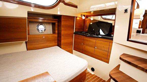 Яхта Marex 370 Aft Cabin
