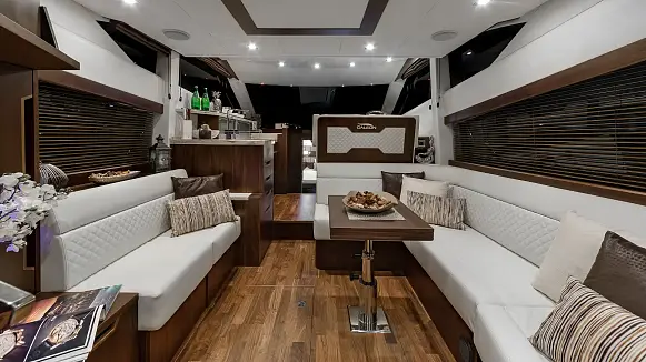 Яхта GALEON 420 FLY