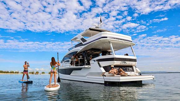 Яхта GALEON 640 FLY