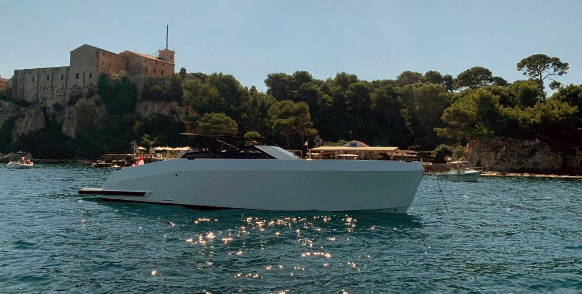 MAZU 38 yacht