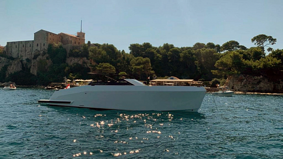 MAZU 38 yacht