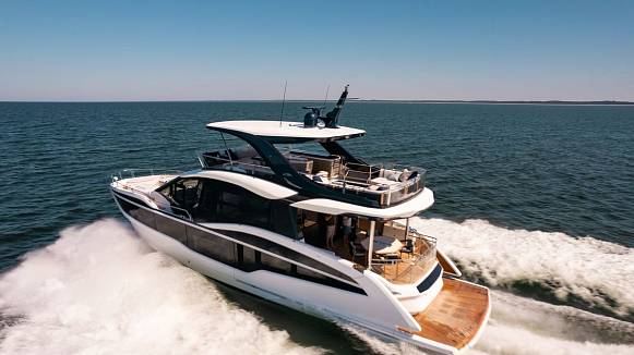 Яхта GALEON 620 FLY