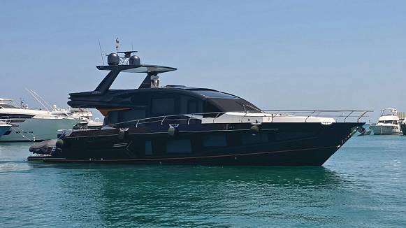 Яхта GALEON 700 SKY
