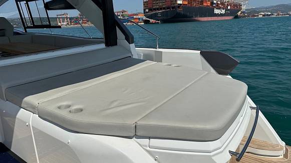 Яхта GRAN TURISMO 45