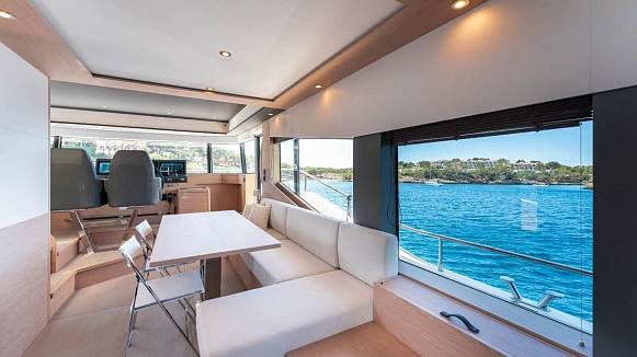 Яхта GRAND TRAWLER 62