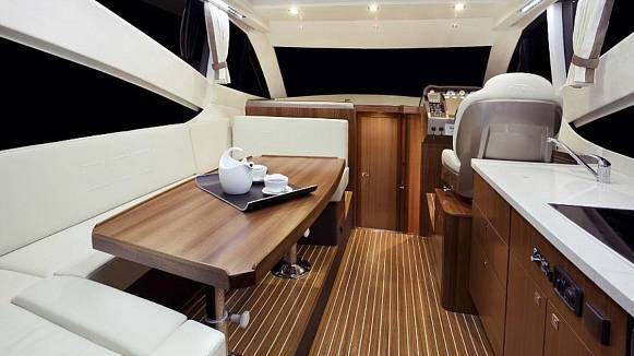 Яхта GALEON 350 HTC