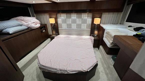 Яхта GALEON 500 FLY