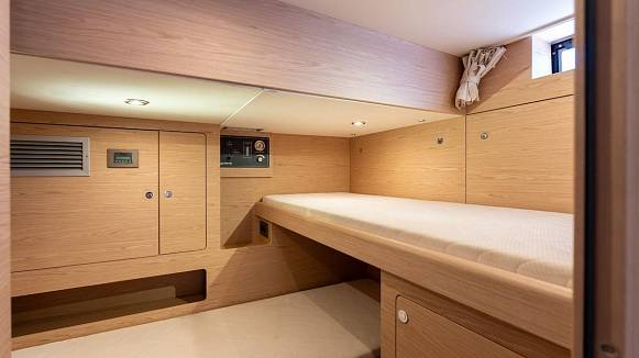 Яхта GRAND TRAWLER 62