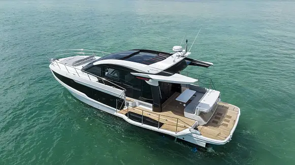 Яхта GALEON 450 HTC