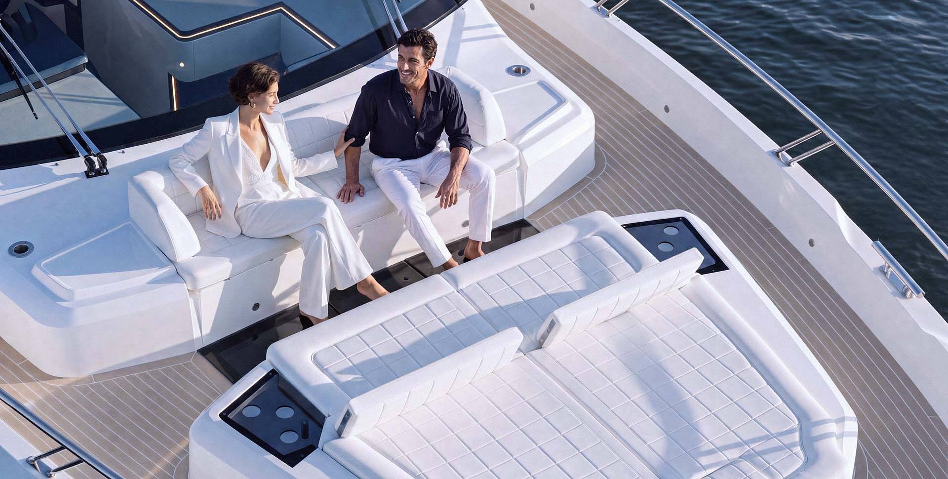 Яхта GALEON 570 SKY
