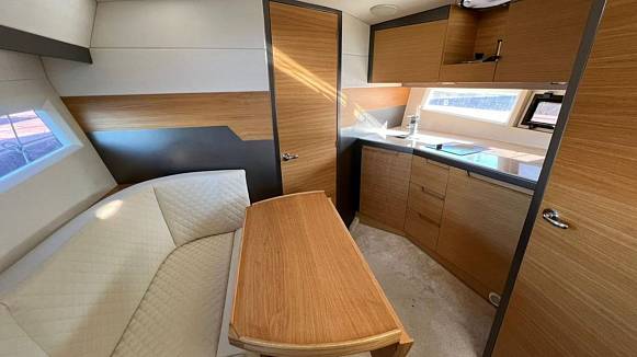 Яхта Galeon 325 HTS