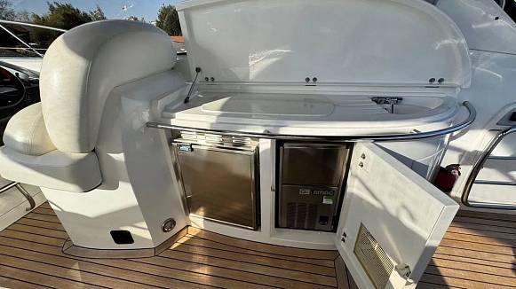 Яхта Sunsееkеr Portofino 46
