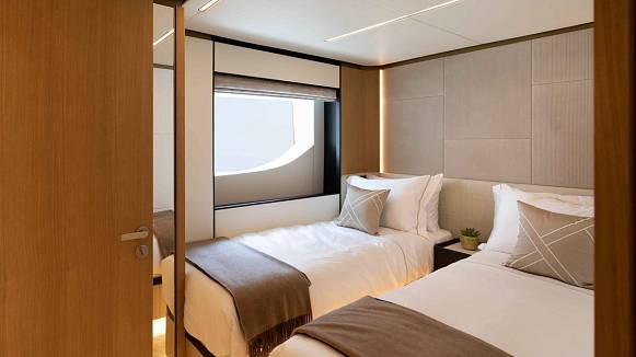 Яхта Majesty 111