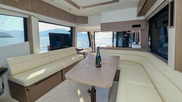 Яхта GALEON 500 FLY