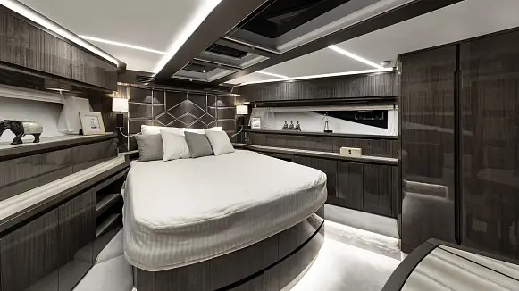 Яхта GALEON 650 SKY