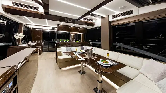 Яхта GALEON 640 FLY