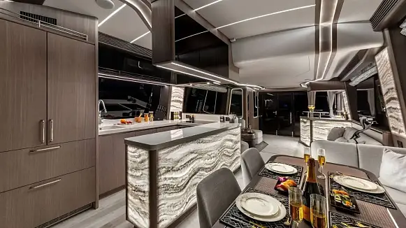 Яхта GALEON 800 FLY