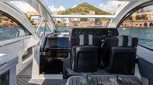 Яхта Galeon 375 GTO