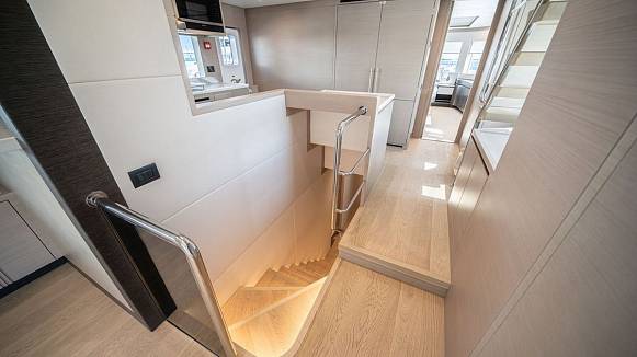 Яхта NOMAD 75 SUV