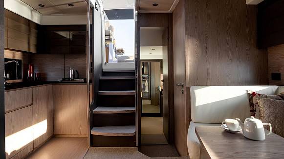 Яхта AZIMUT 45 ATLANTIS