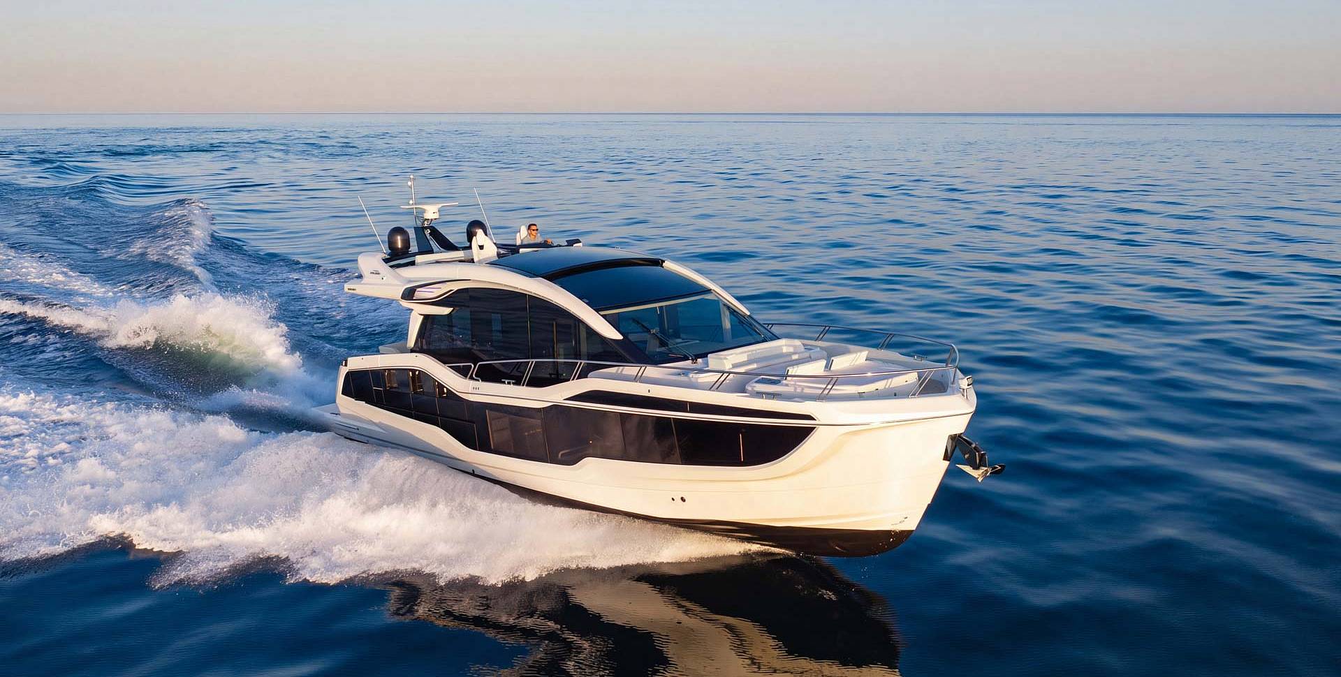 Яхта GALEON 570 SKY